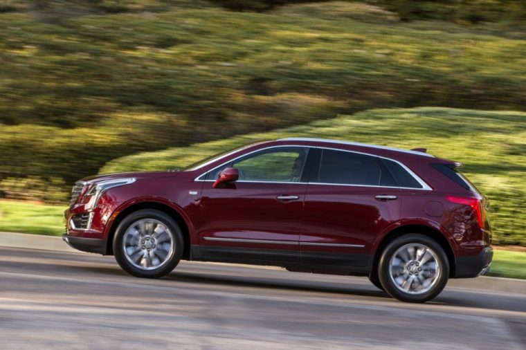 The new 2017 Cadillac XT5 will be replacing the popular SRX crossover and the XT5 comes with an elegant interior, good fuel economy, and weighs quite a bit less