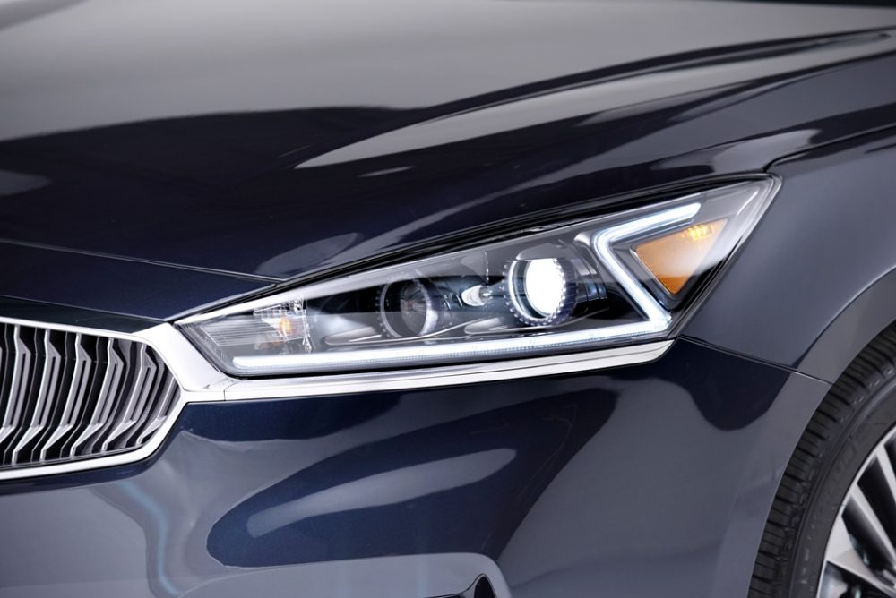 2017 Kia Cadenza Headlight