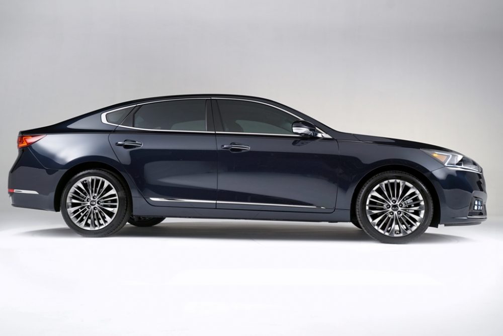 2017 Kia Cadenza Silhouette