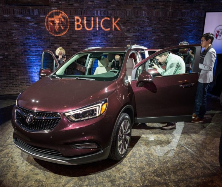 Buick has recently disclosed details about the upcoming 2017 Buick Encore, and besides offering a redesigned exterior, it will also be compatible with Apple CarPlay and Android Auto