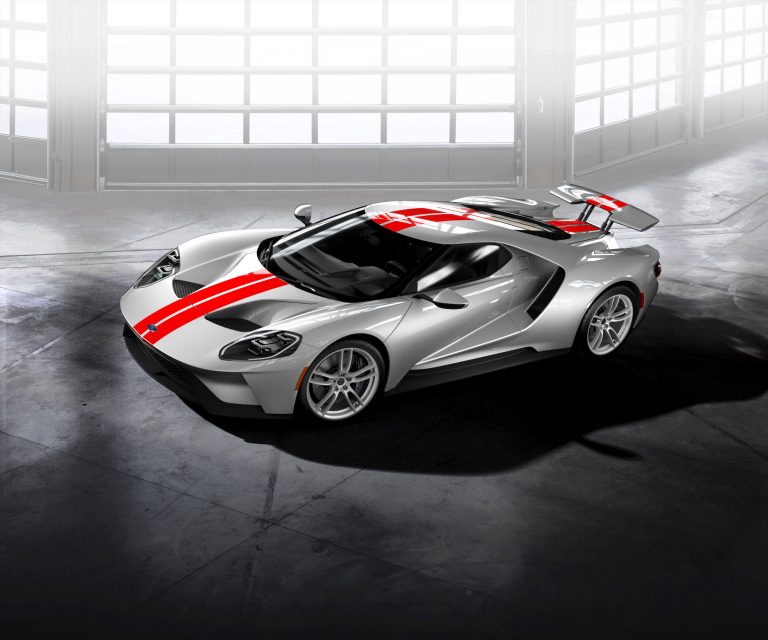 Ford GT Silver wheels with Chrome lug nuts