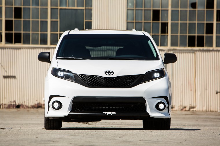 Toyota Sienna SE + concept