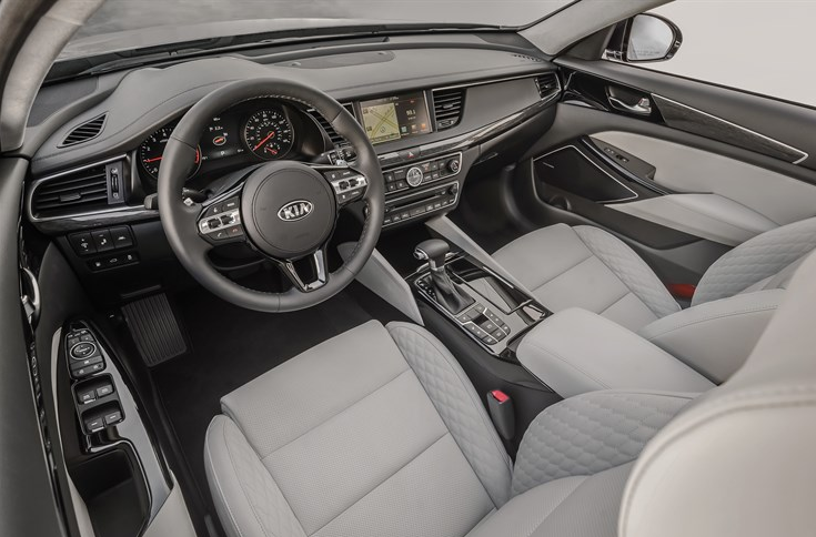 2017 Kia Cadenza Dashboard