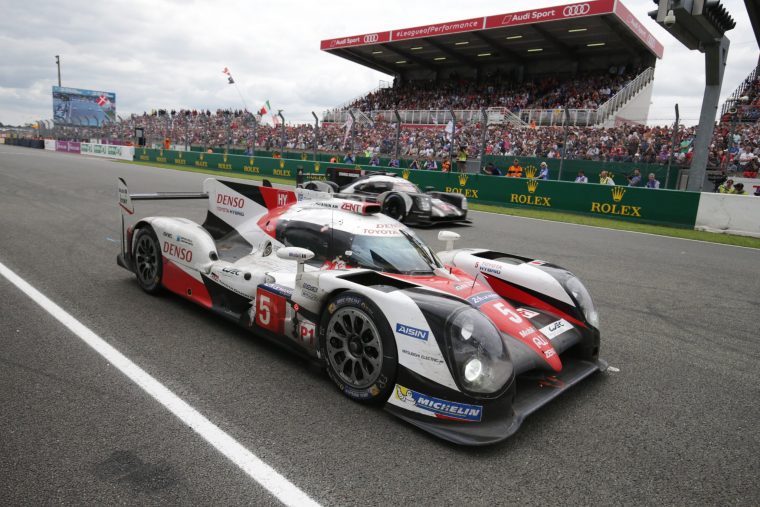 Porsche passes Toyota on the last lap