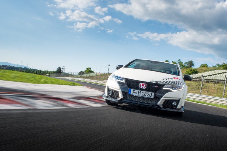 Honda Civic Type R sets new benchmark time at Hungaroring with Honda’s WTCC driver Norbert Michelisz