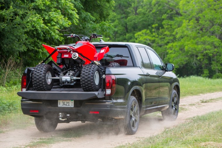 The Honda Ridgeline midsize pickup truck returns for the 2017 model year and will carry a starting MSRP of $29,475