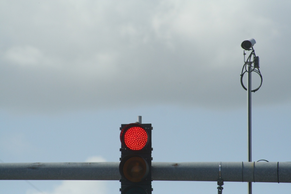 Red Light Cameras Have Saved More Than 1,200 Lives According to IIHS