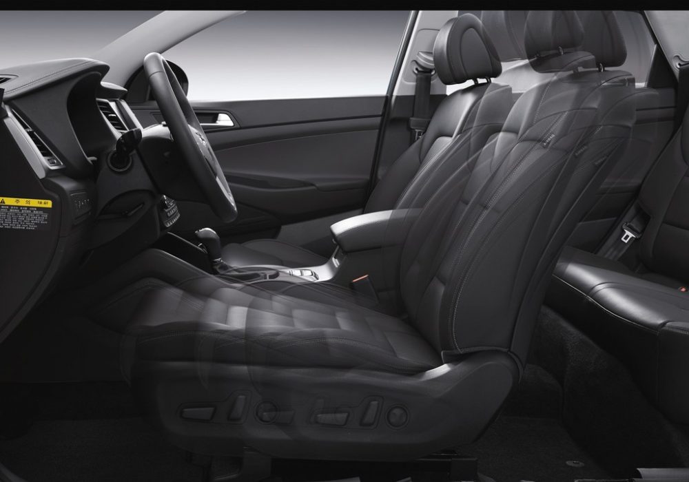 2017 Hyundai Tucson Overview front seats