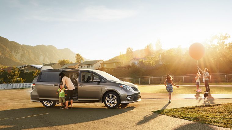 2017 Toyota Sienna Exterior