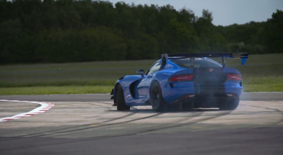 Video Watch Chris Harris Fall In Love With Dodge Viper Acr The News