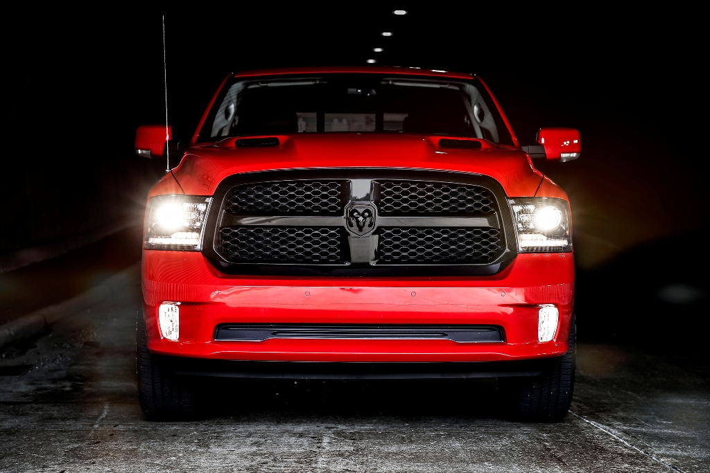 Go To The Dark Side With 17 Ram 1500 Special Edition Night Package The News Wheel