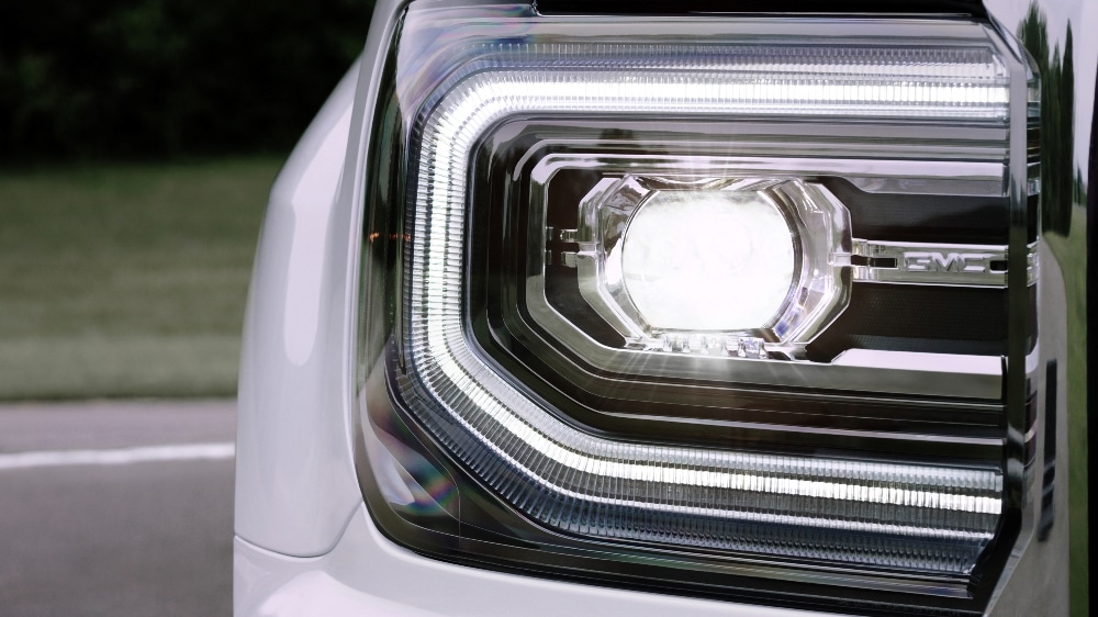 Most Pickup Trucks Have Awful Headlights According To Iihs The Most Pickup Trucks Have Awful Headlights According To Iihs The News Wheel