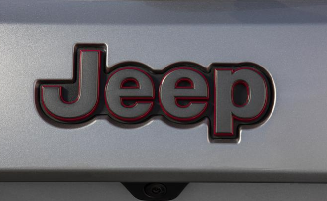 2017 Jeep Grand Cherokee Badge