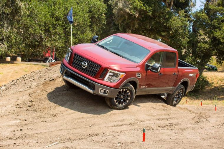 2017 Nissan TITAN