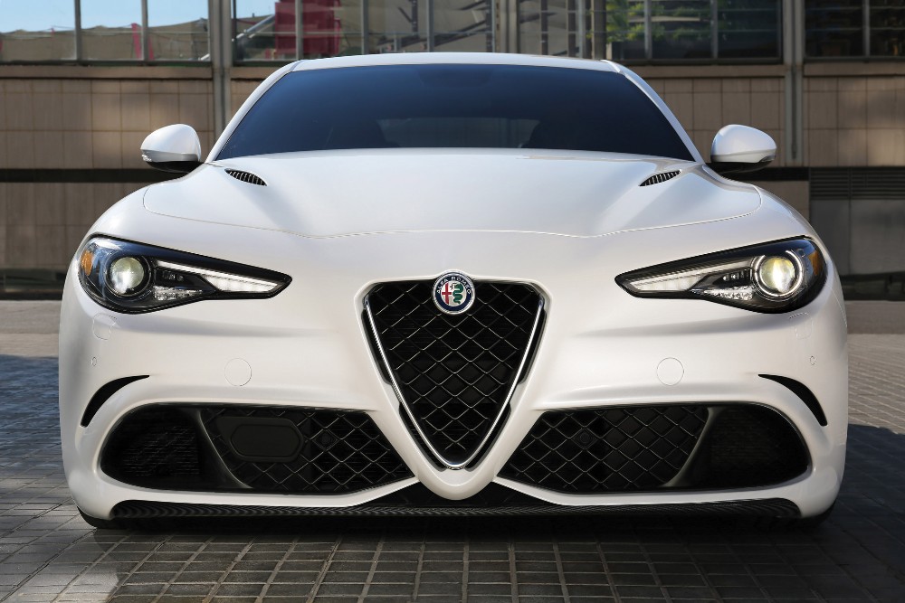 FCA Will Only Offer Alfa Romeo Giulia with Automatic Transmission The