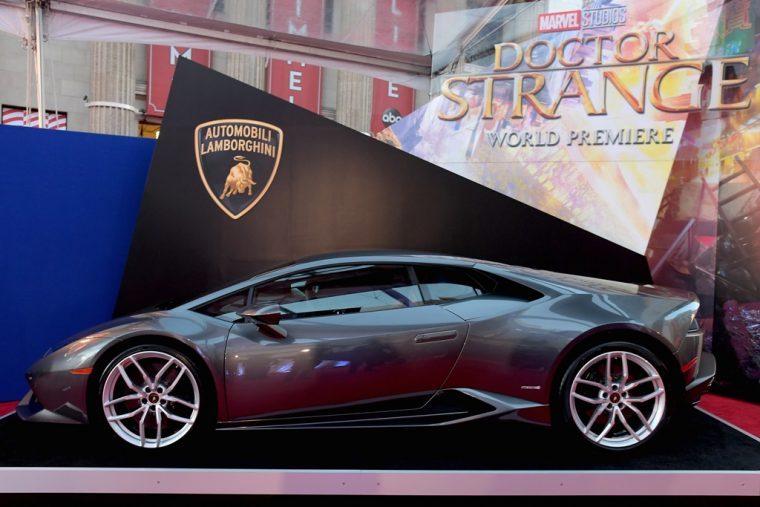 Marvel Doctor Strange movie debut Lamborghini Huracsn LP610-4 Coupe car