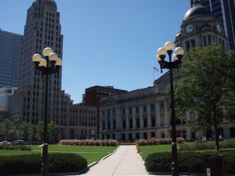 Fort Wayne Indiana highways driving travelling navigating courthouse