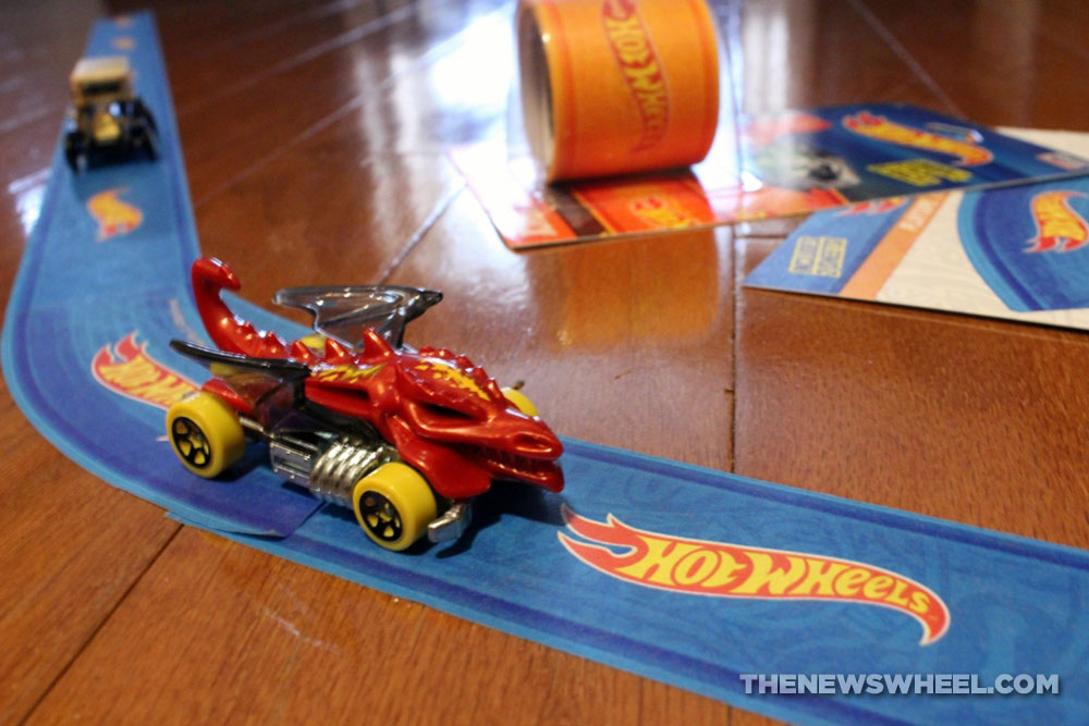 hot wheels corner track