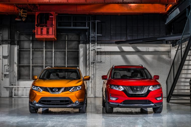 2017 Nissan Rogue Sport (left) and the Nissan Rogue (right)