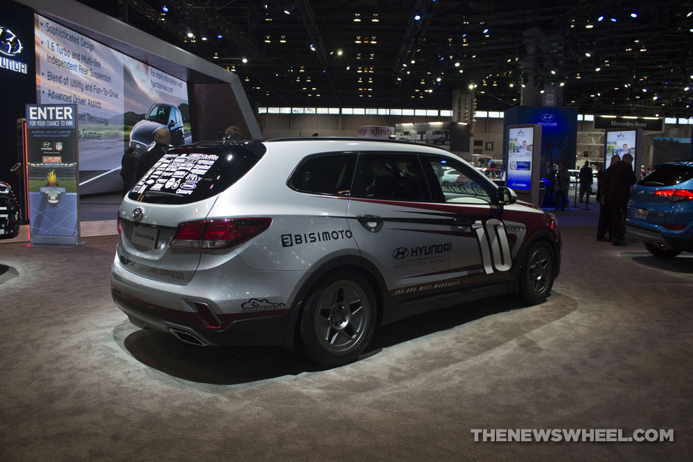 2017 Hyundai Santa Fast Santa Fe Bismoto concept SUV at Chicago Auto Show