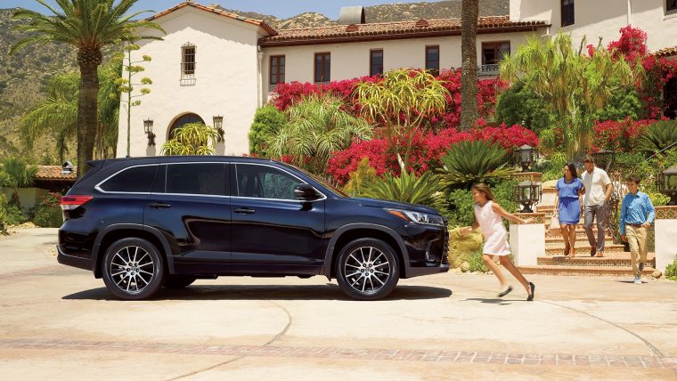 2017 Toyota Highlander exterior