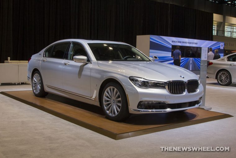 CAS 2017 BMW 740e