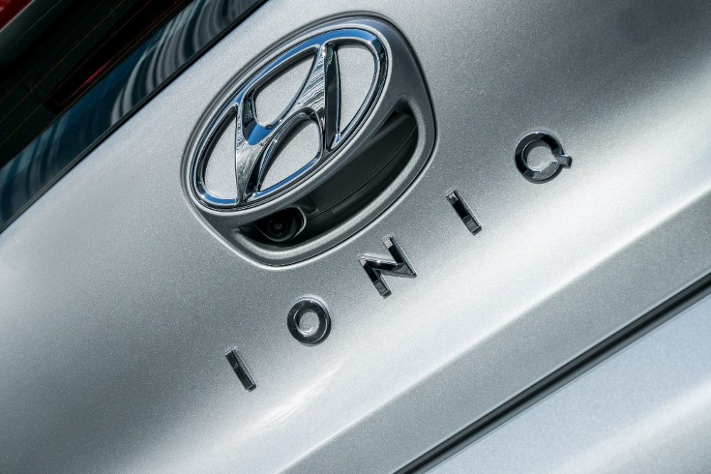 2017 Hyundai Ioniq Electic Sedan Overview Information Exterior badge