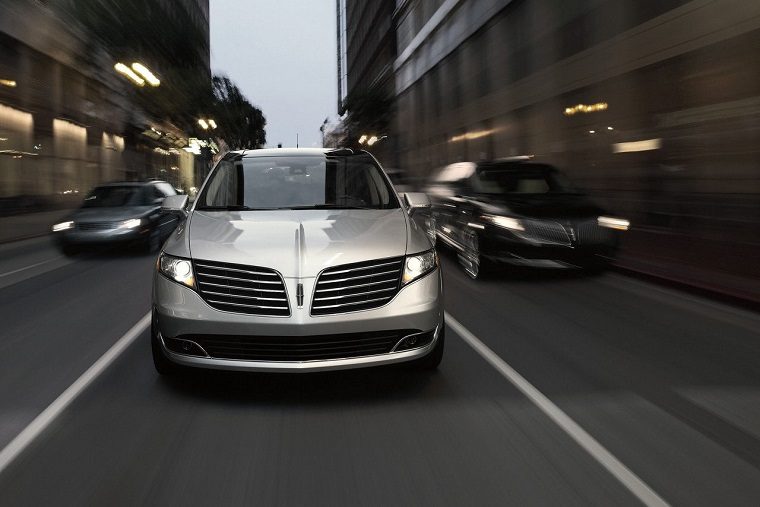 2017 Lincoln MKT exterior