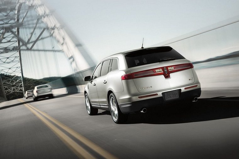 2017 Lincoln MKT exterior