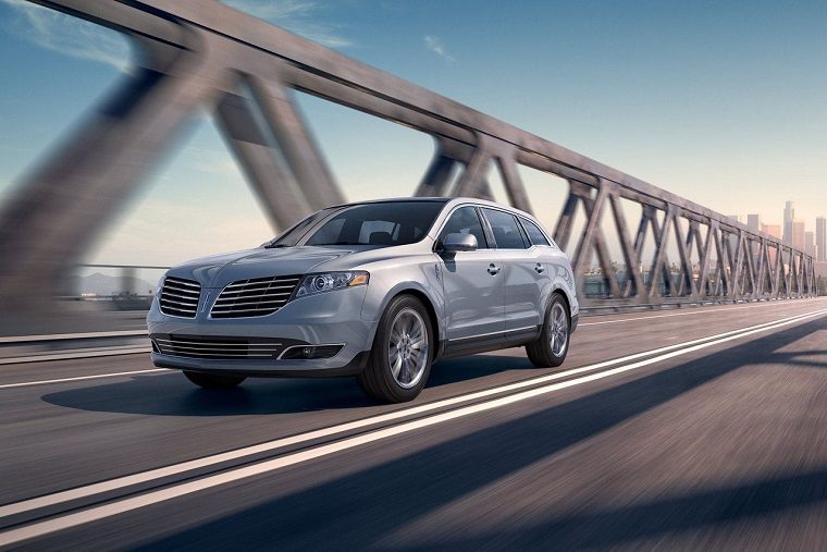 2017 Lincoln MKT exterior