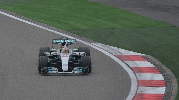 Lewis Hamilton waving