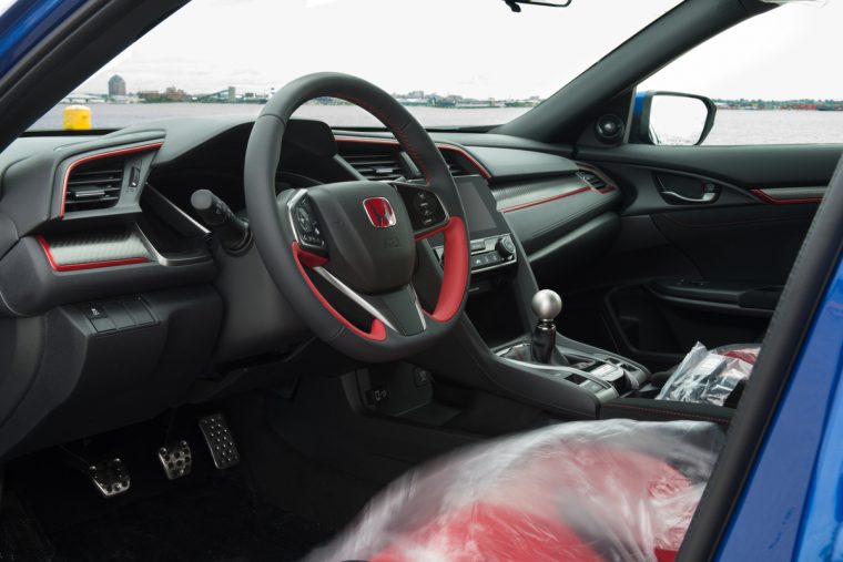 You Can Bid On The First Ever Honda Civic Type R Built For The Us The News Wheel