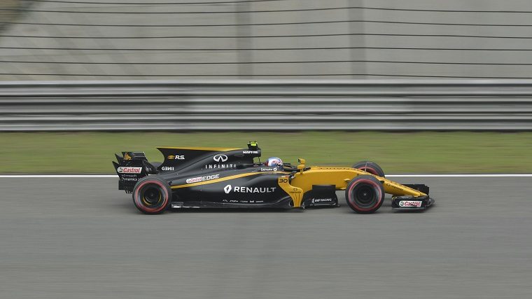 Jolyon Palmer in the Renault RS17