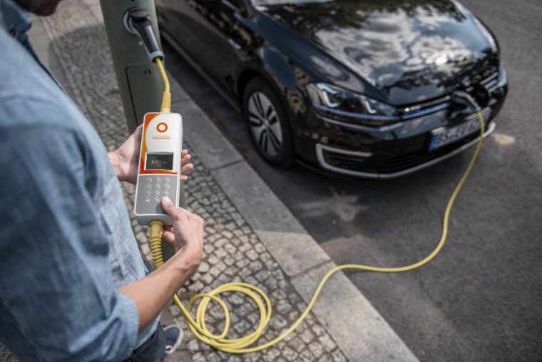 Ubitricity street lamp charging