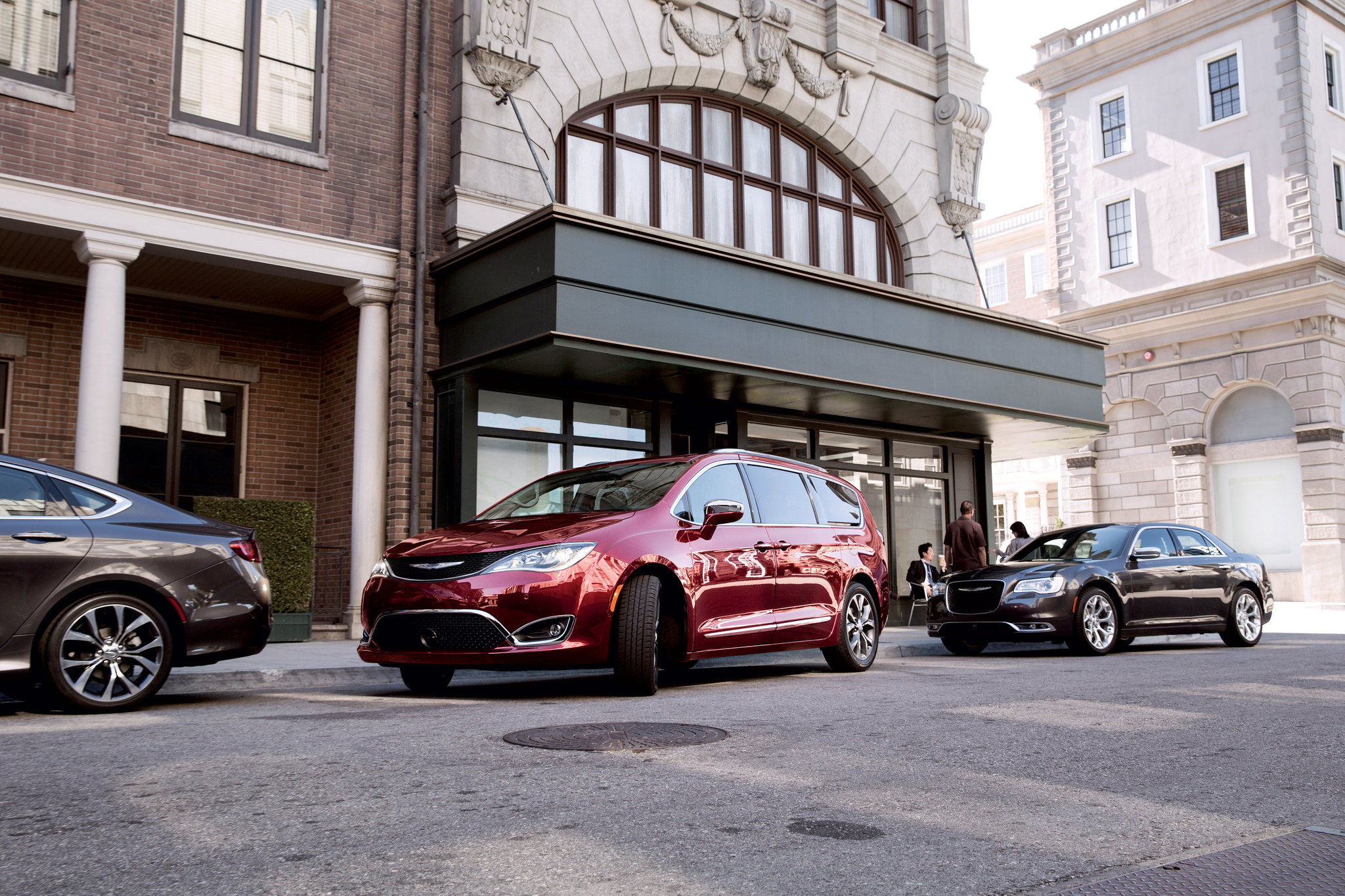 How To Parallel Park Without Hitting The Curb And Other Vehicles The News Wheel