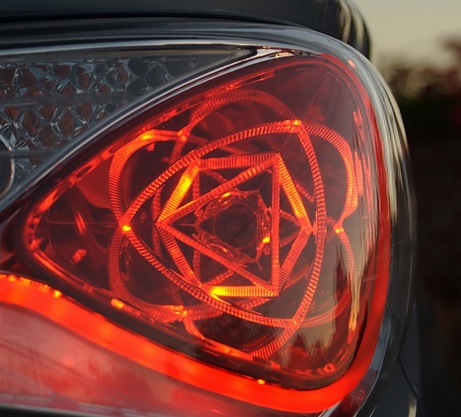 Sonata Hybrid Atomic Tail Light Design