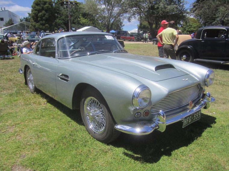 1961 Aston Martin DB4 classic romantic car