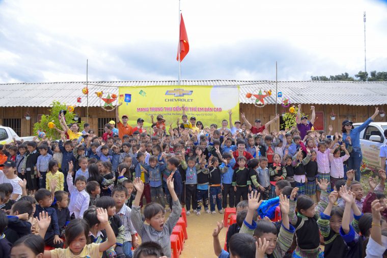 GM Vietnam volunteers flash flooding