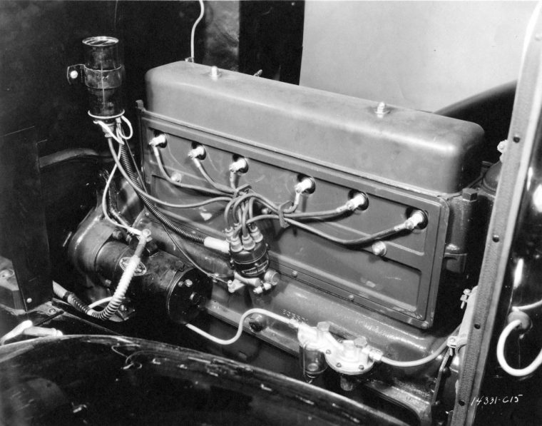 Introduced in 1929, Chevrolet’s 194-cubic-inch (3.2L) overhead-valve inline six-cylinder engine was nicknamed the Stovebolt Six, which became synonymous with its durability.