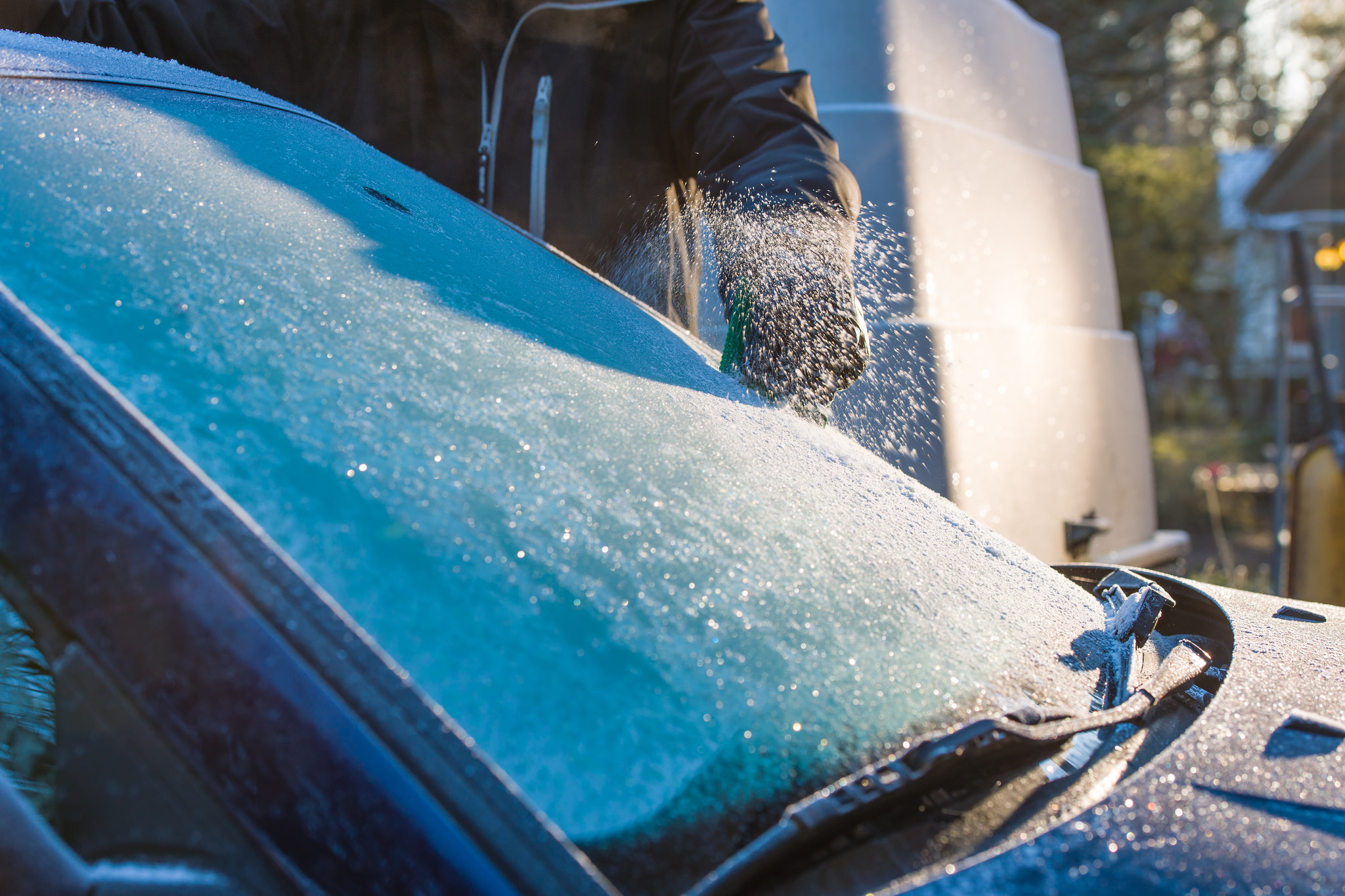 DeIcing Your Car by Letting It Idle Will Earn You a Fine in the UK