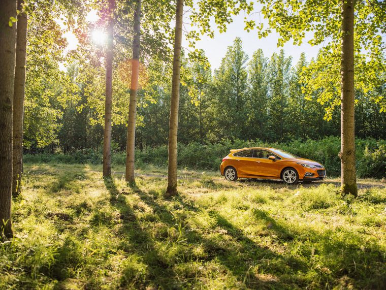 Chevrolet Cruze hatchback discontinued