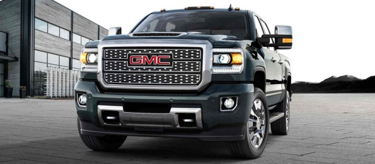 2018 GMC Sierra 2500HD Denali side view