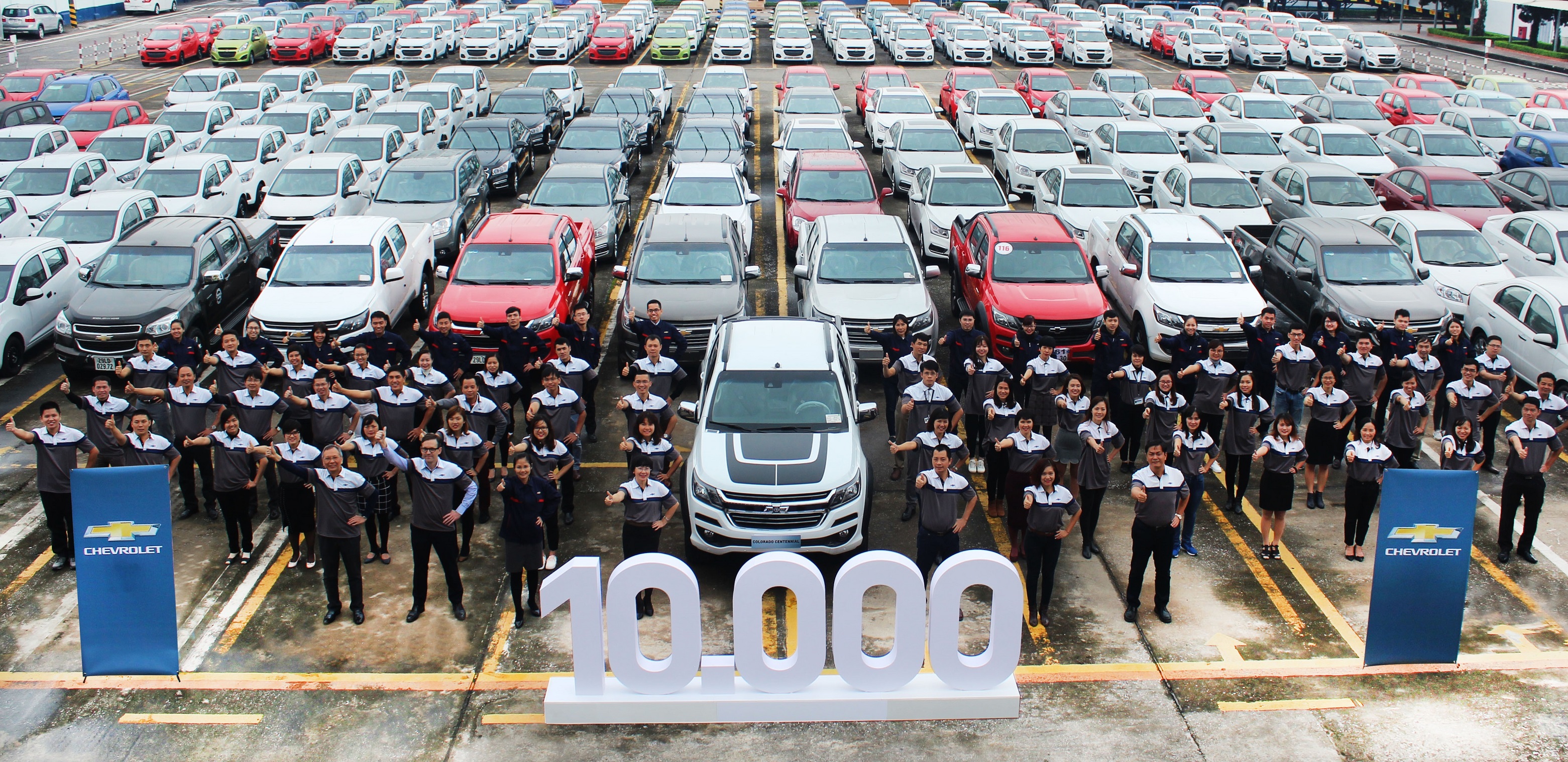 Chevrolet Vietnam Sells 10,000th vehicle in 2017