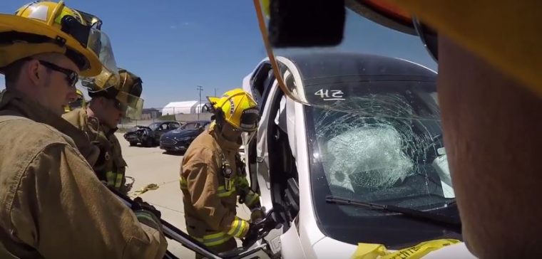 firefighters vehicle extrication training