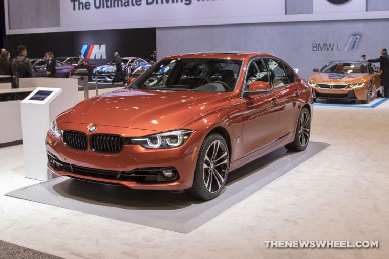 2018 BMW 330e iPerformance 3 Series Chicago Auto Show CAS