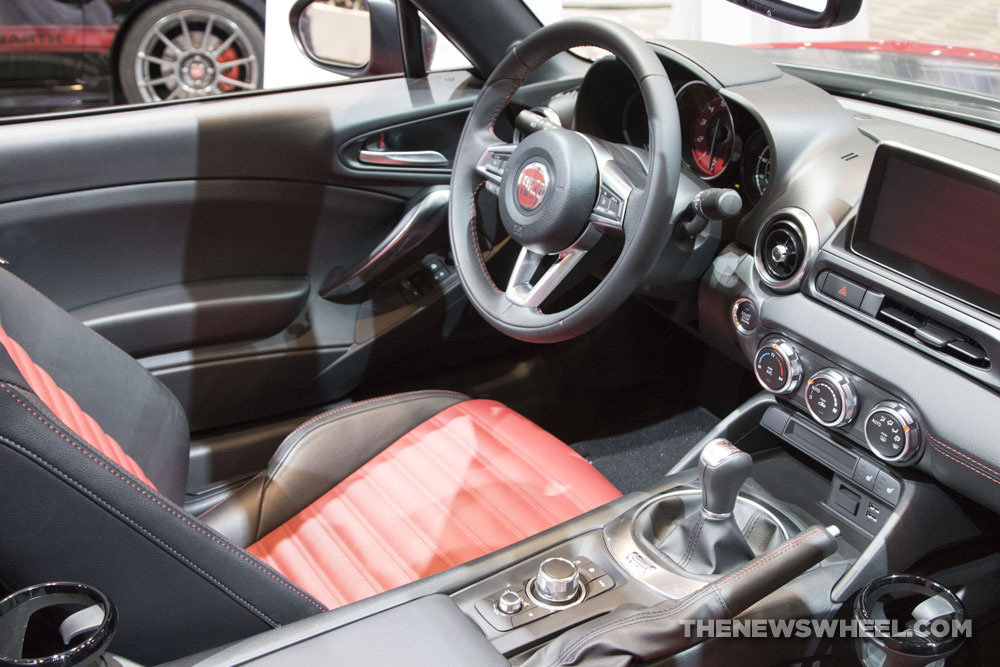 18 Fiat 124 Spider Named One Of The Best Cars With A Manual Transmission The News Wheel
