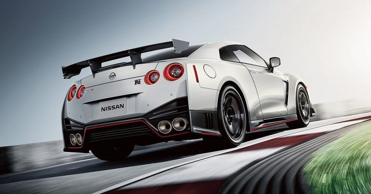 2018 Nissan GT-R drifting engines