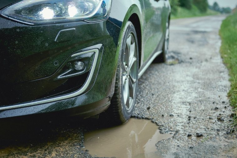 2019 Ford Focus pothole detection