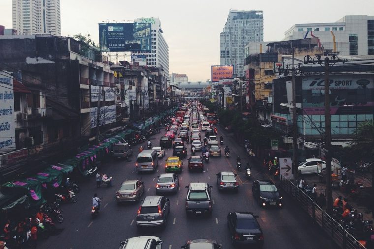 india-traffic-jam-driving-cars