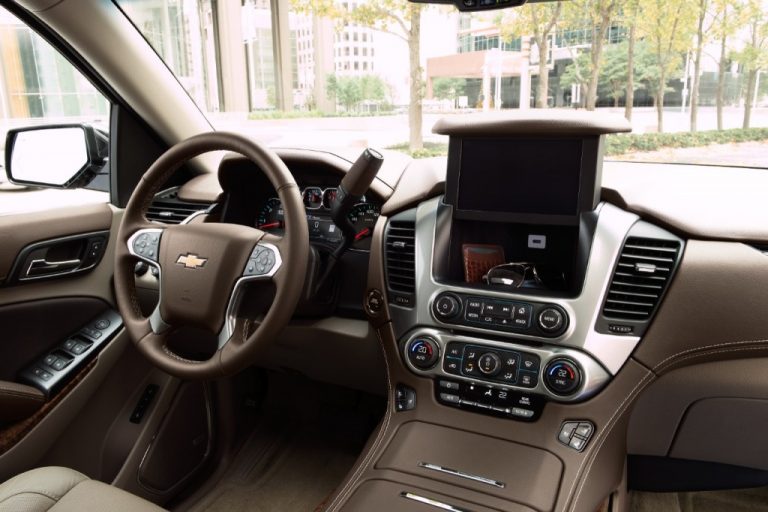 2019 Chevrolet Suburban interior